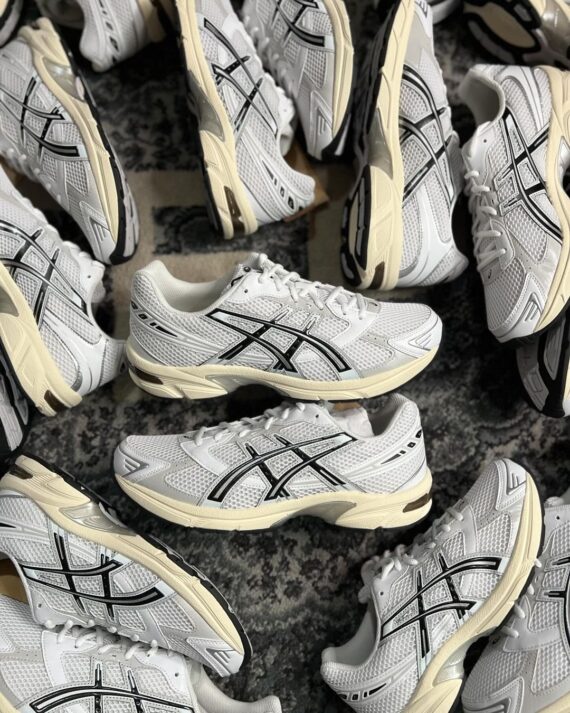 Brand New ASICS Gel-Kayano